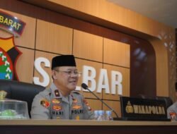 Sholat dan Akhlak Jadi Pesan Gus Baha untuk Personel Polda Sulbar