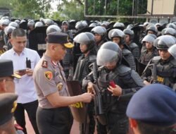 Kapolda Sulbar Cek Langsung Kesiapan Pasukan, Pastikan Pengawalan Aspirasi Berjalan Humanis