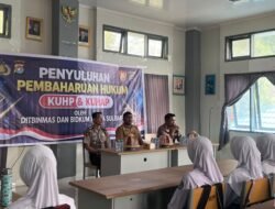 Bangun Generasi Sadar Hukum, Ditbinmas dan Bidkum Polda Sulbar Sambangi SMAN 2 Mamuju
