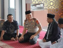 Dekat dengan Masyarakat, Kapolda Sulbar Sambangi Masjid Lewat Program Jumling