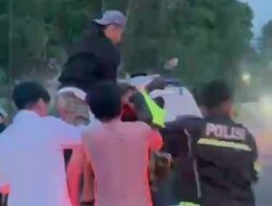 Polisi Sigap Bantu Kakek yang Kelelahan, Motor Diangkut Mobil Patroli hingga Tasiu