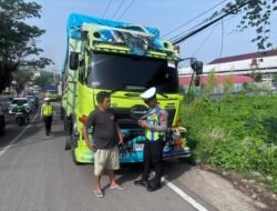 Operasi Patuh, Polda Sulbar Periksa Kondisi Truk dan Edukasi Sopir